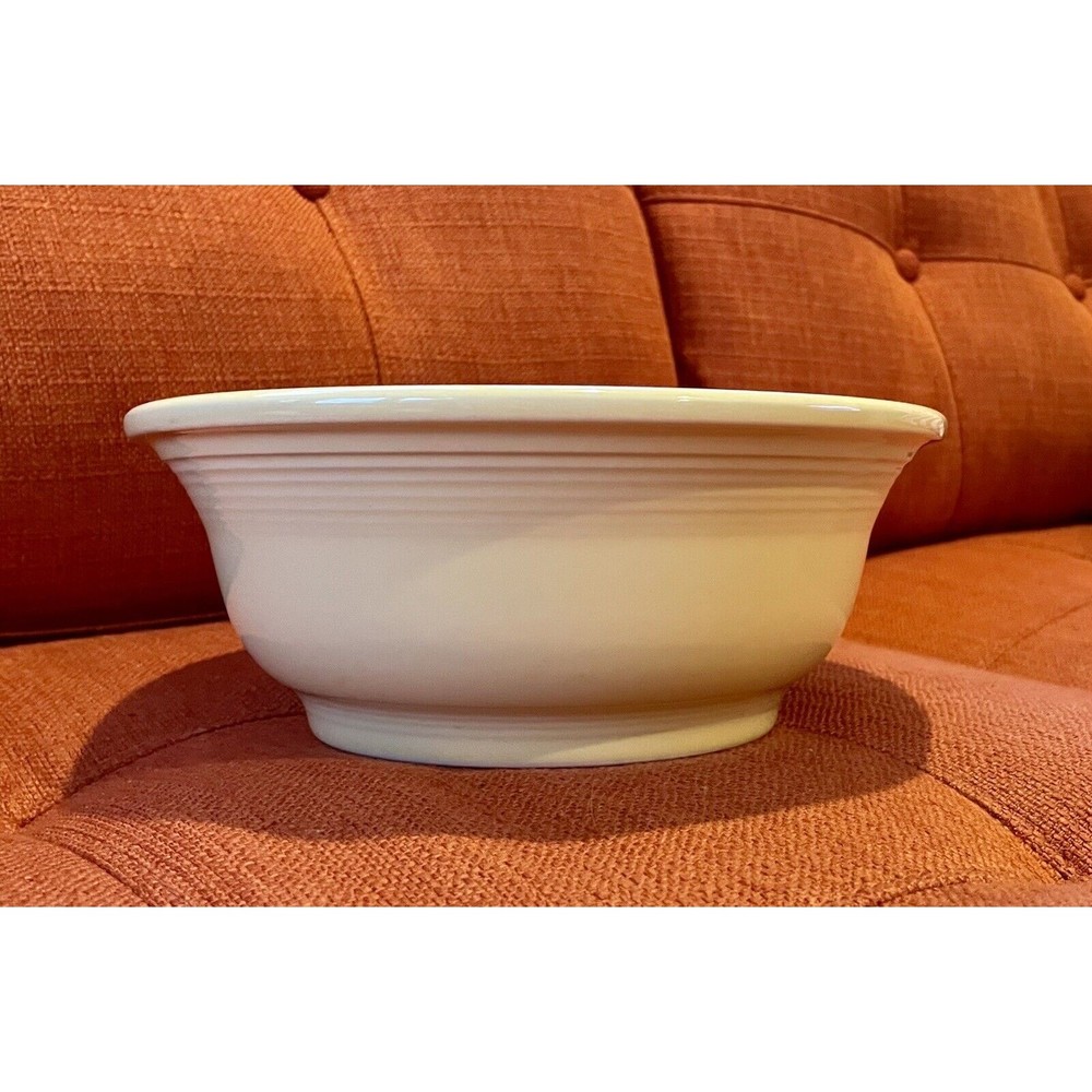 Fiesta Fiestaware Yellow Sunflower 2-Quart Casserole Dish 1990s